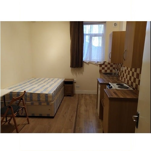Room Uxbridge Road in Greater London