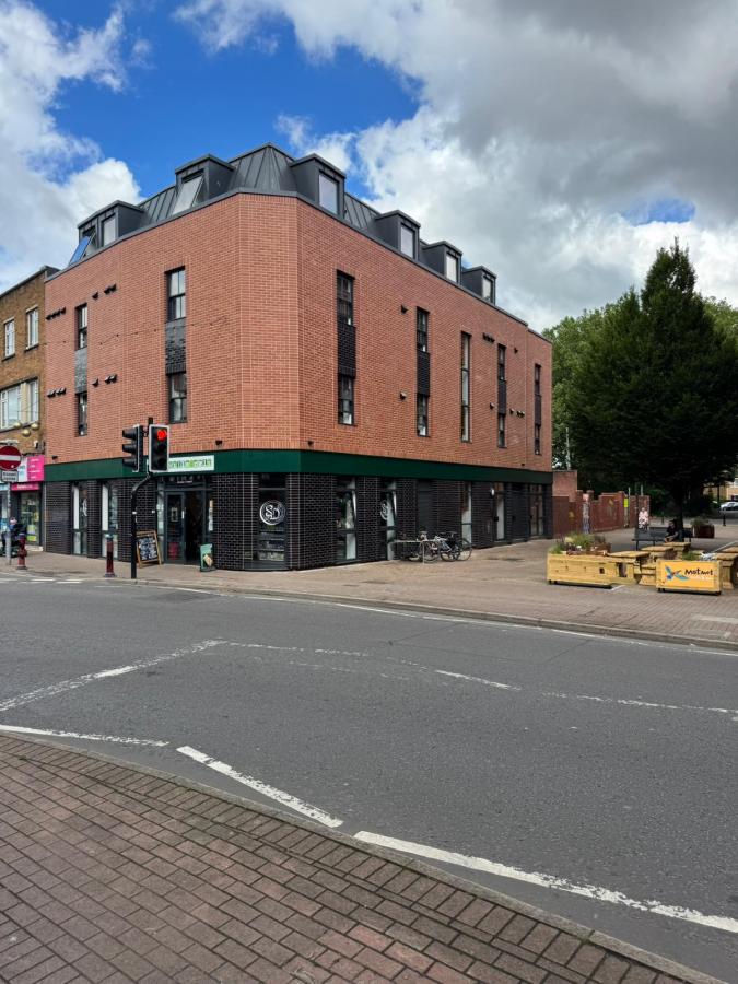Flat Sheene Road in Bristol