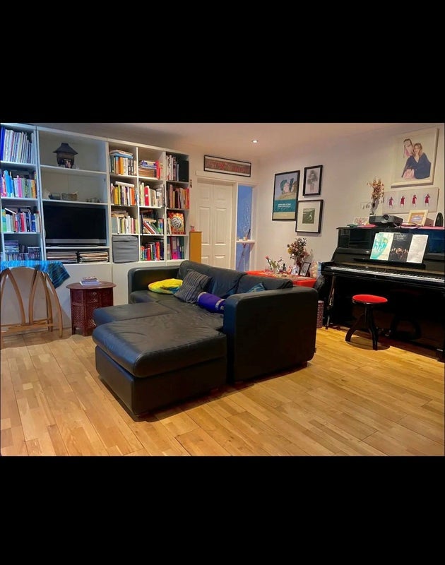 Room Elm Road in Greater London