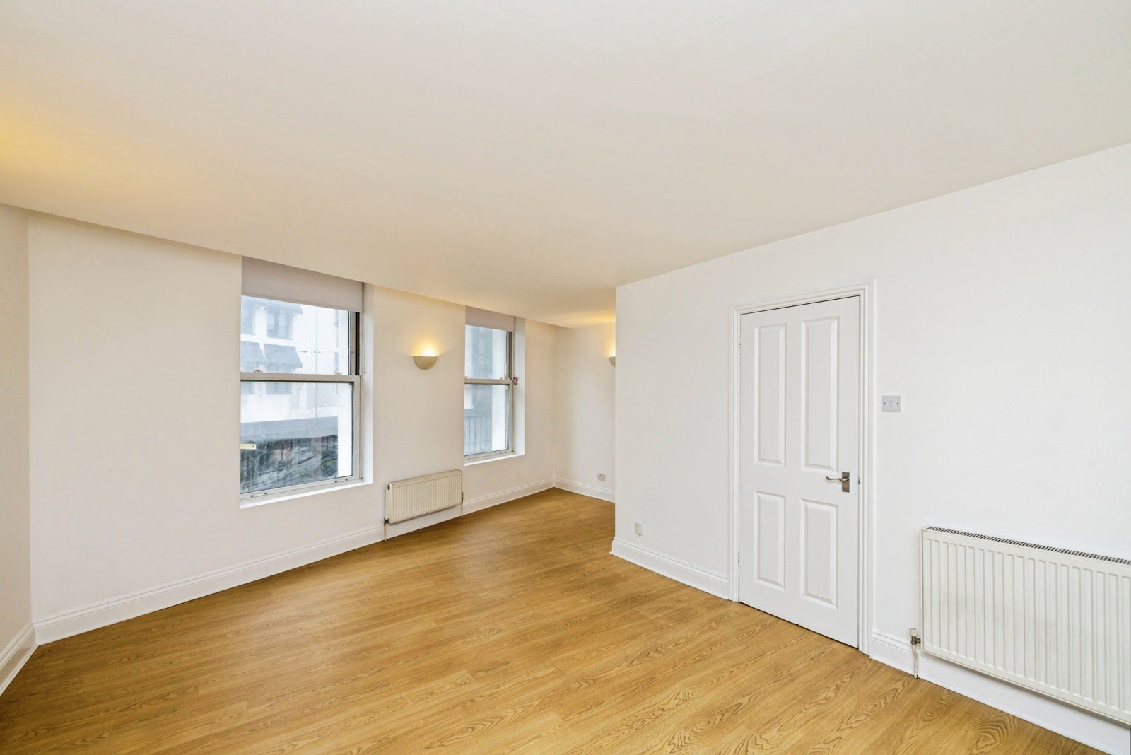 Flat Shoreditch High Street in Greater London