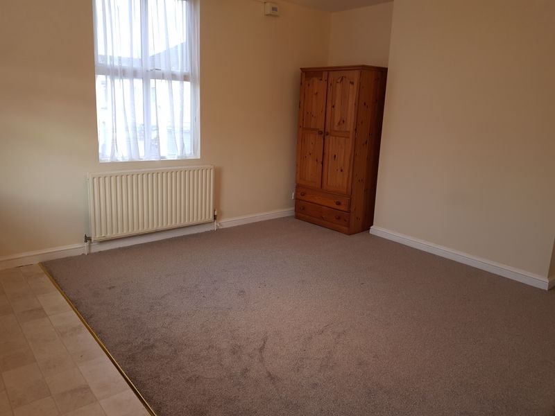 Flat Newhampton Road West in Wolverhampton