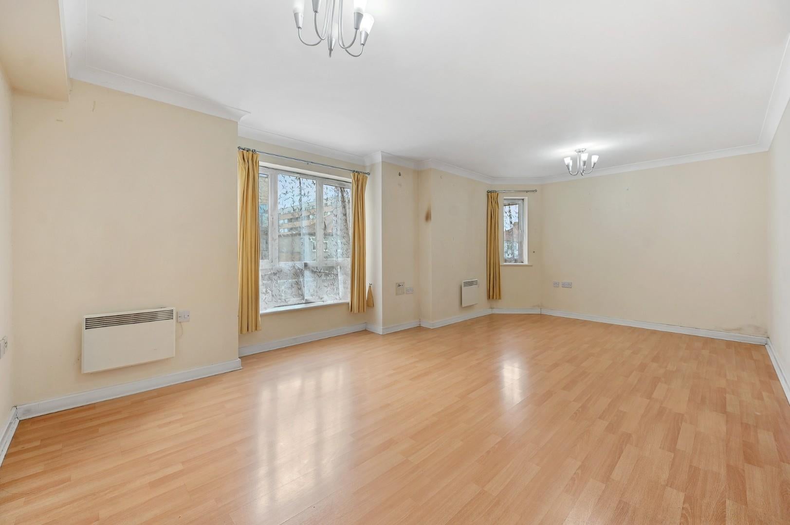 Flat Dominion Close in London