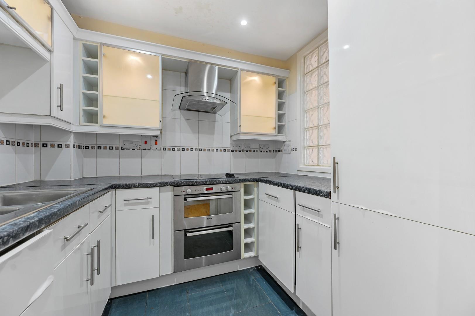 Flat Dominion Close in London