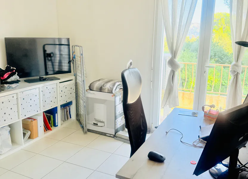 Appartement Route des Trois Lucs à La Valentine à Marseille