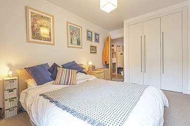 Flat Battersea Park Road in Greater London