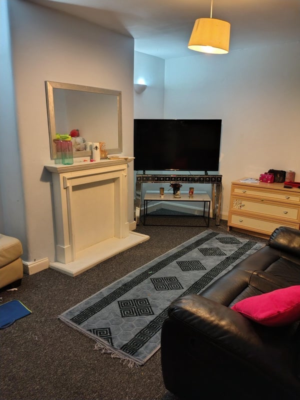 Flat Bucklow Avenue in Manchester