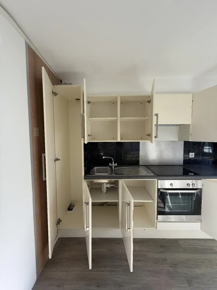 Room Market Road in Greater London