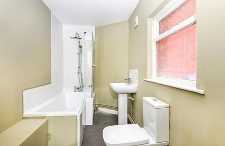 Flat Stryd Fawr / High Street in Llandrindod Wells