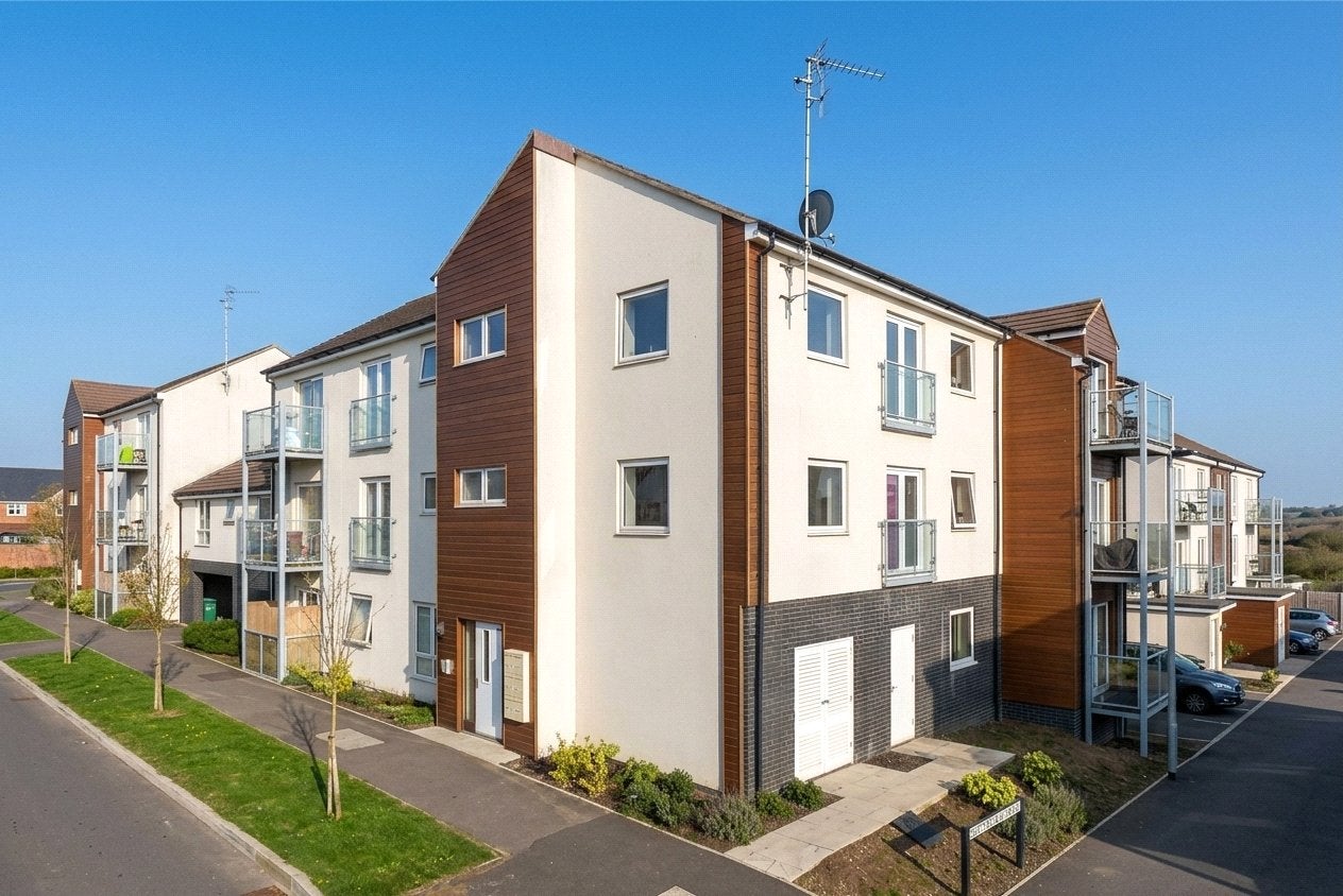 Flat Eighteen Acre Drive in Bristol