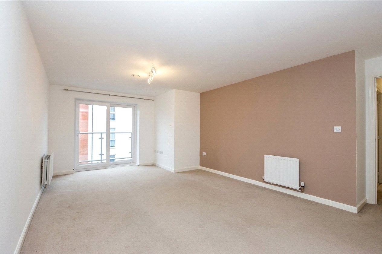 Flat Eighteen Acre Drive in Bristol
