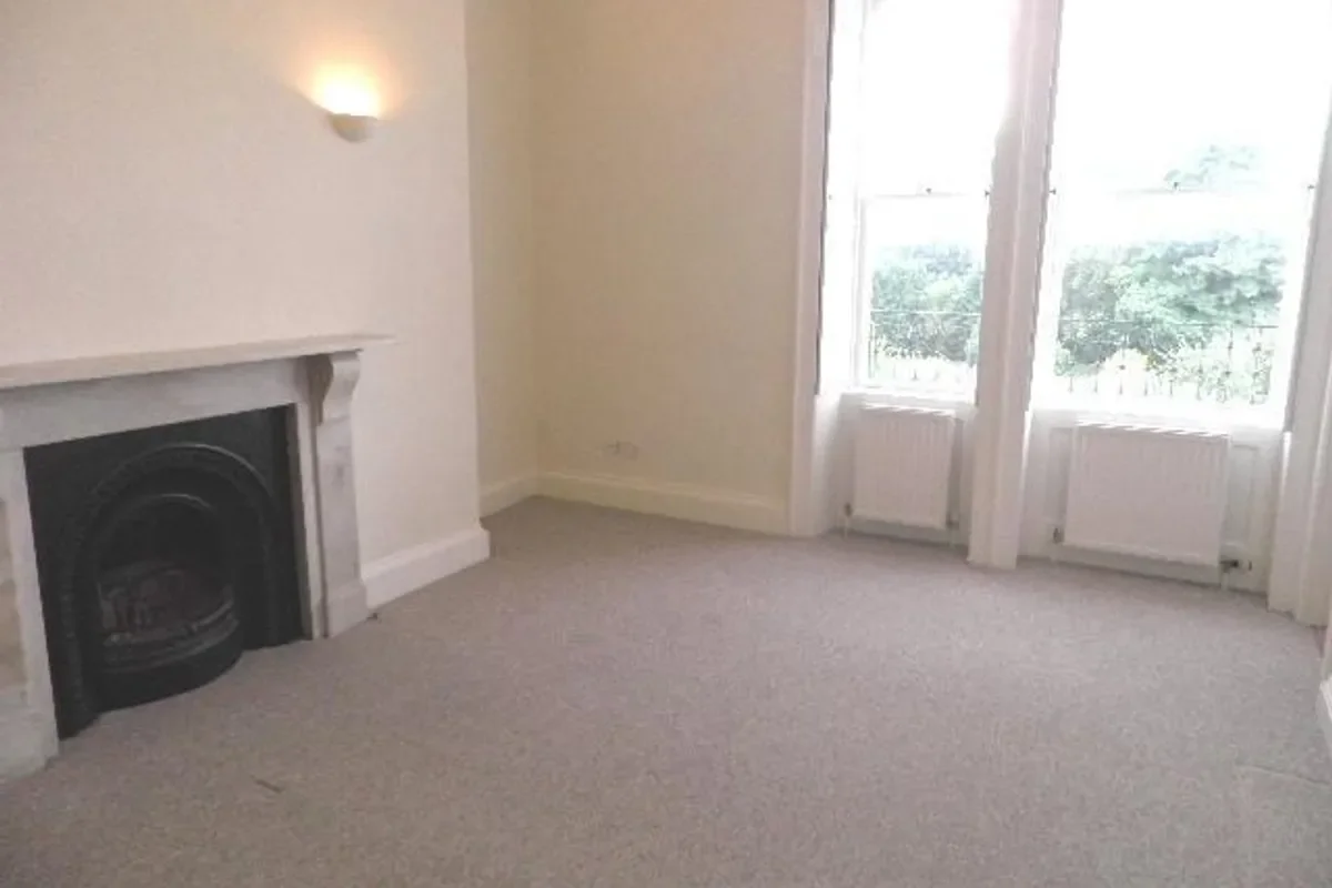 Flat Kensington Place in Bath