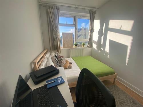 Flat Cropley Street in Greater London
