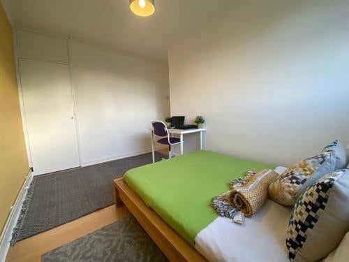 Flat Cropley Street in Greater London