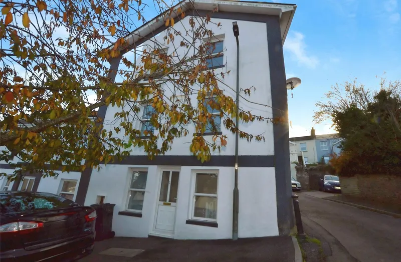 Flat Priory Road in Torquay