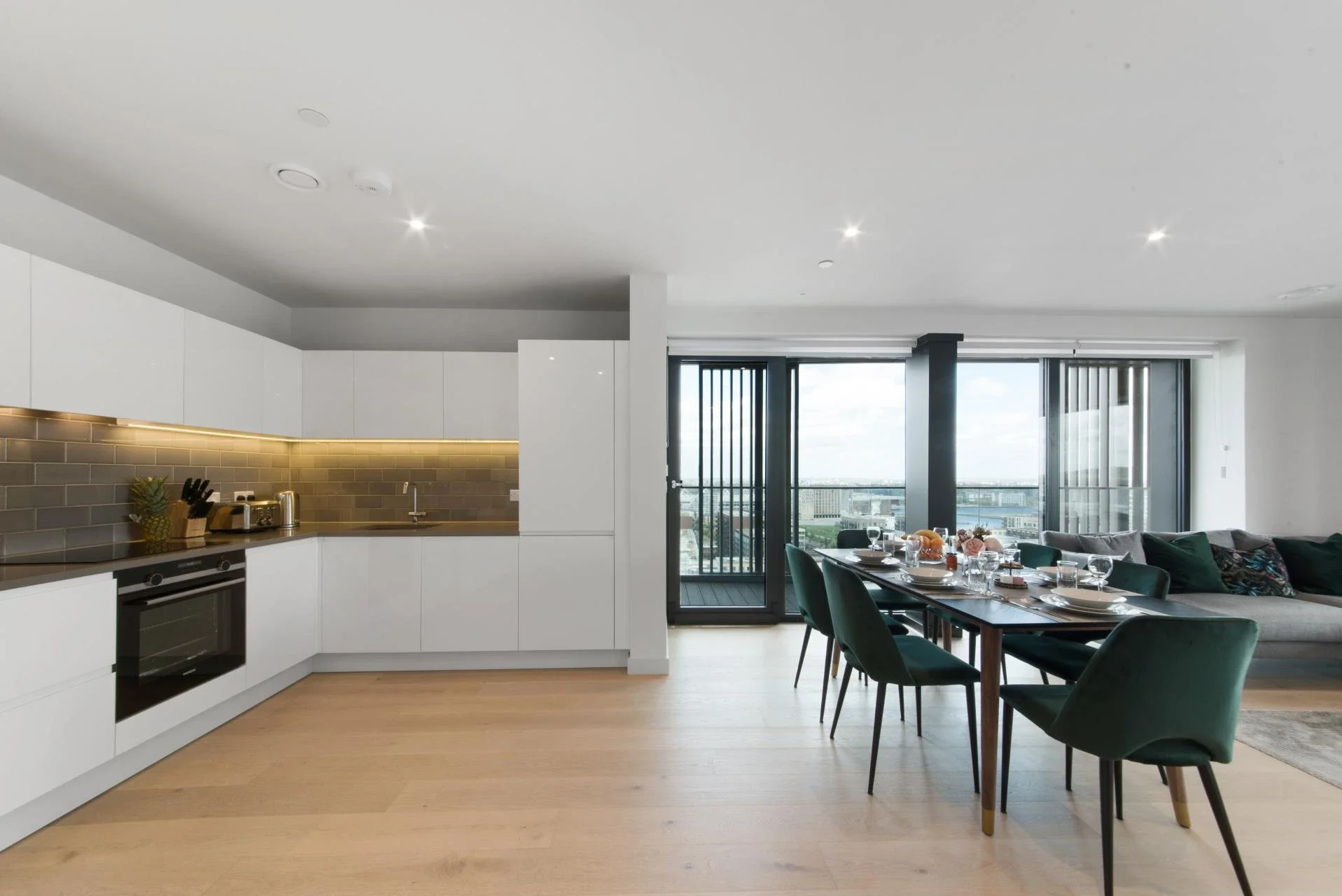 Flat Riverside Walk in Greater London