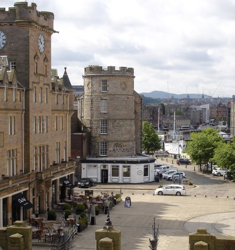 Flat Shore in City of Edinburgh