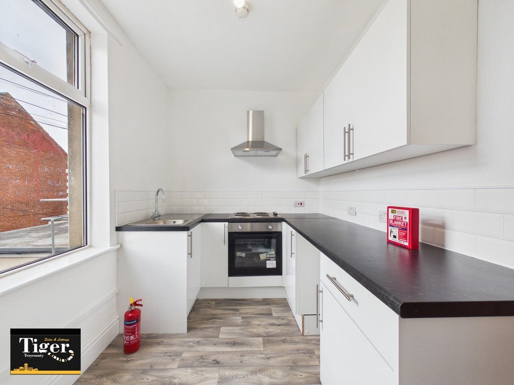 Flat Whitegate Drive in Blackpool
