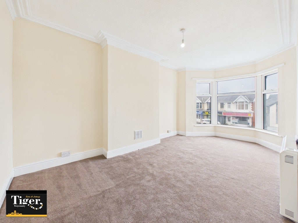Flat Whitegate Drive in Blackpool