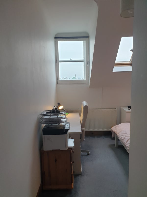 Room Broadhurst Gardens in Greater London