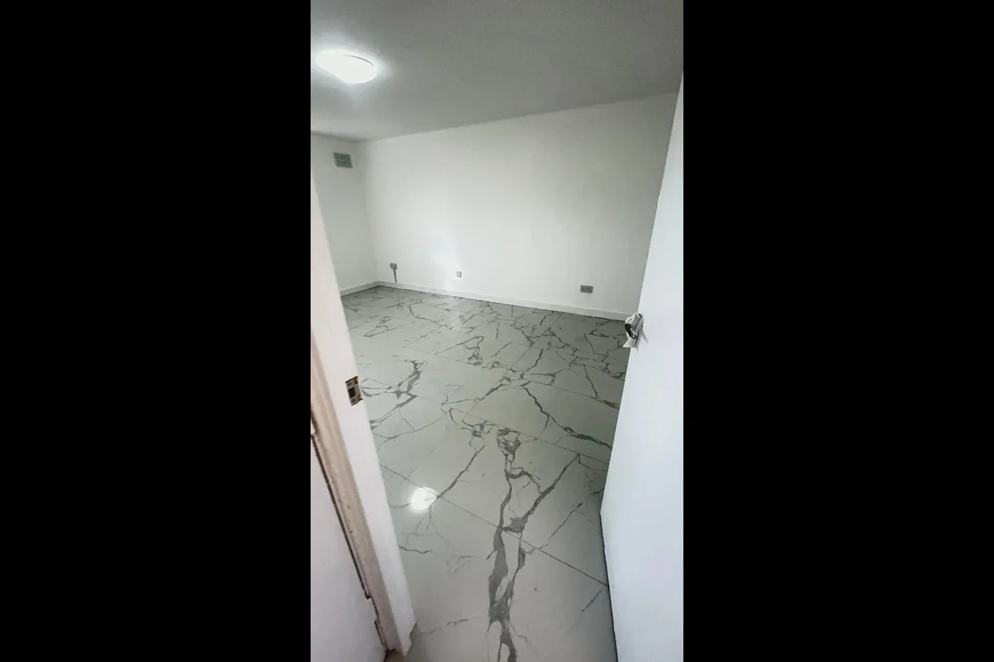 Flat Gurney Close in Greater London