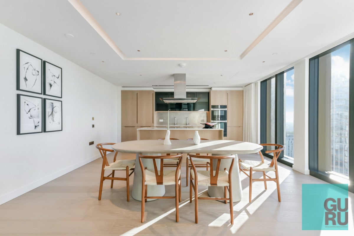 Flat Nine Elms Lane in Greater London