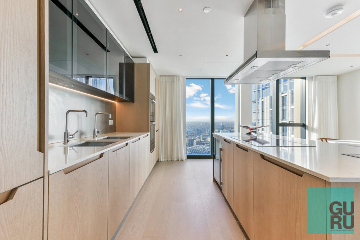 Flat Nine Elms Lane in Greater London