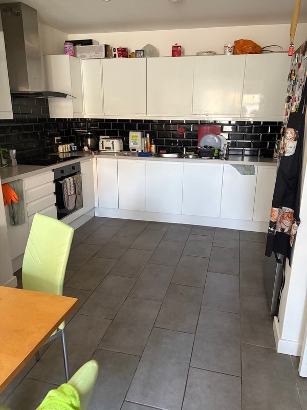 Room St Charles Square in Greater London