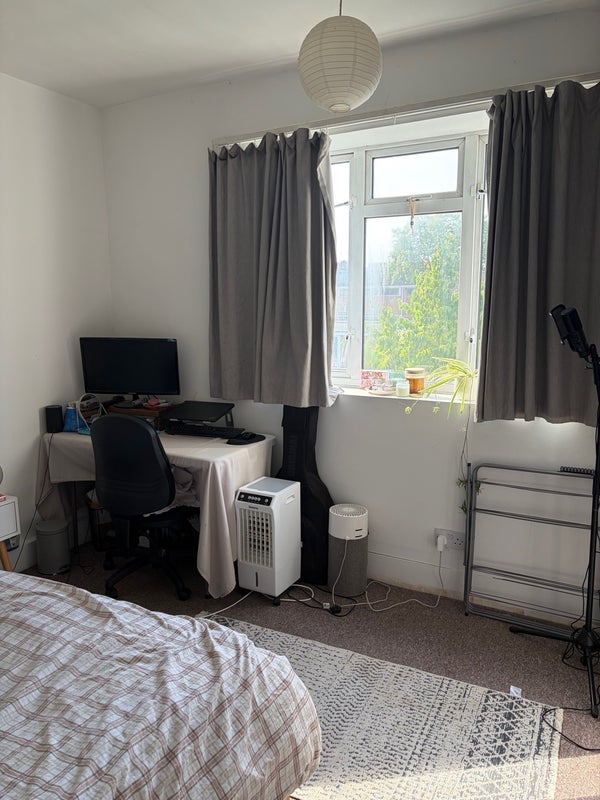 Room St Charles Square in Greater London