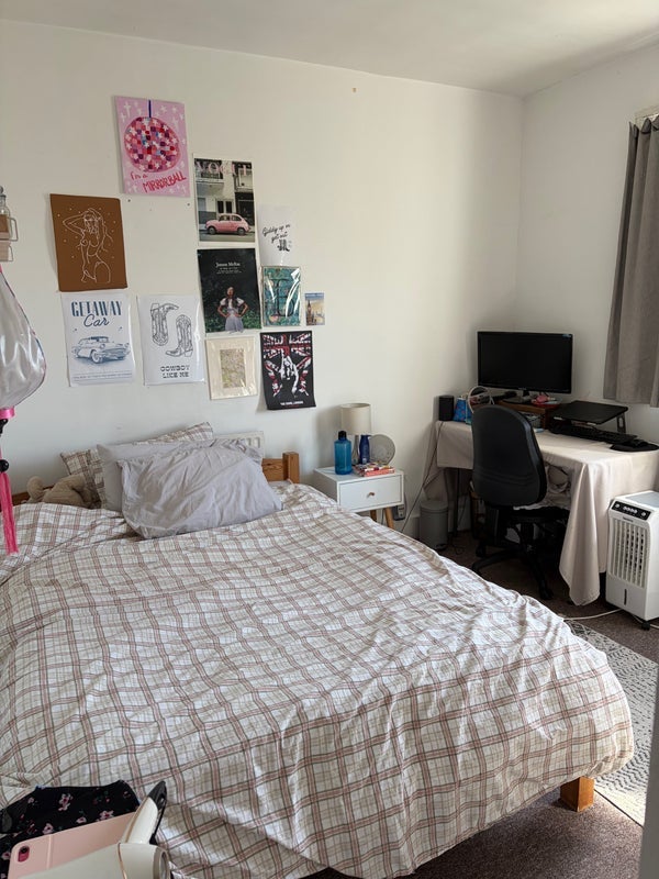 Room St Charles Square in Greater London