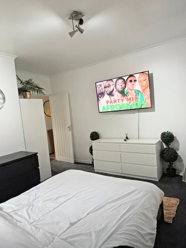 Room Powis Road in Greater London