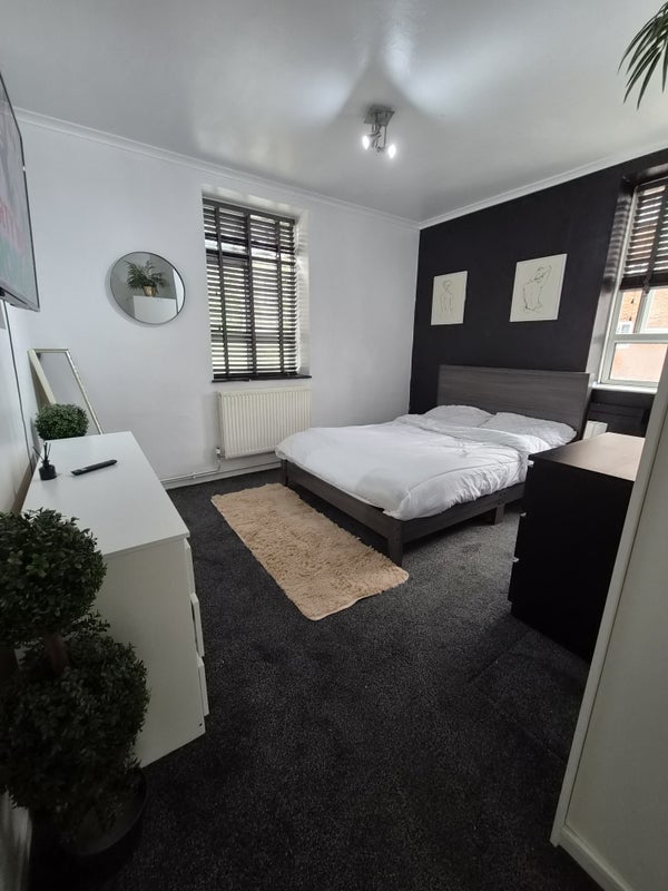 Room Powis Road in Greater London