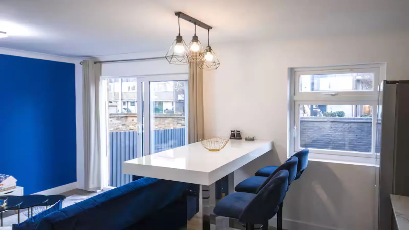 Flat Oxley Close in Greater London