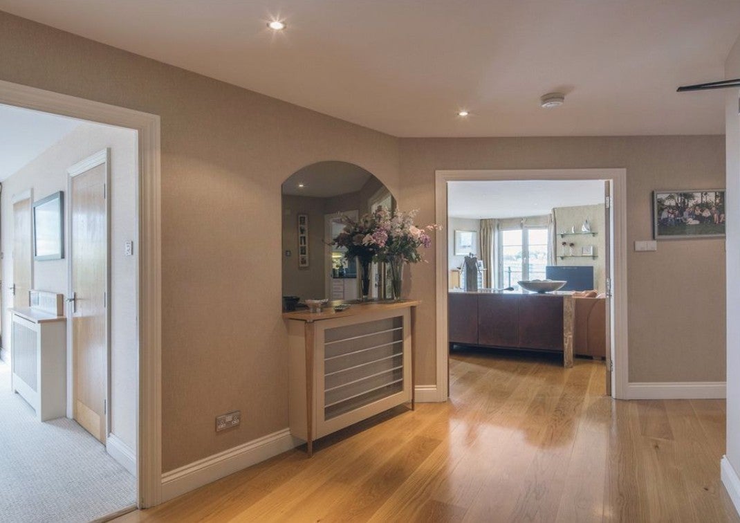Flat Palgrave Gardens in City of Westminster