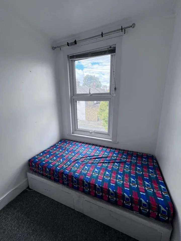 Flat Melford Road in Greater London