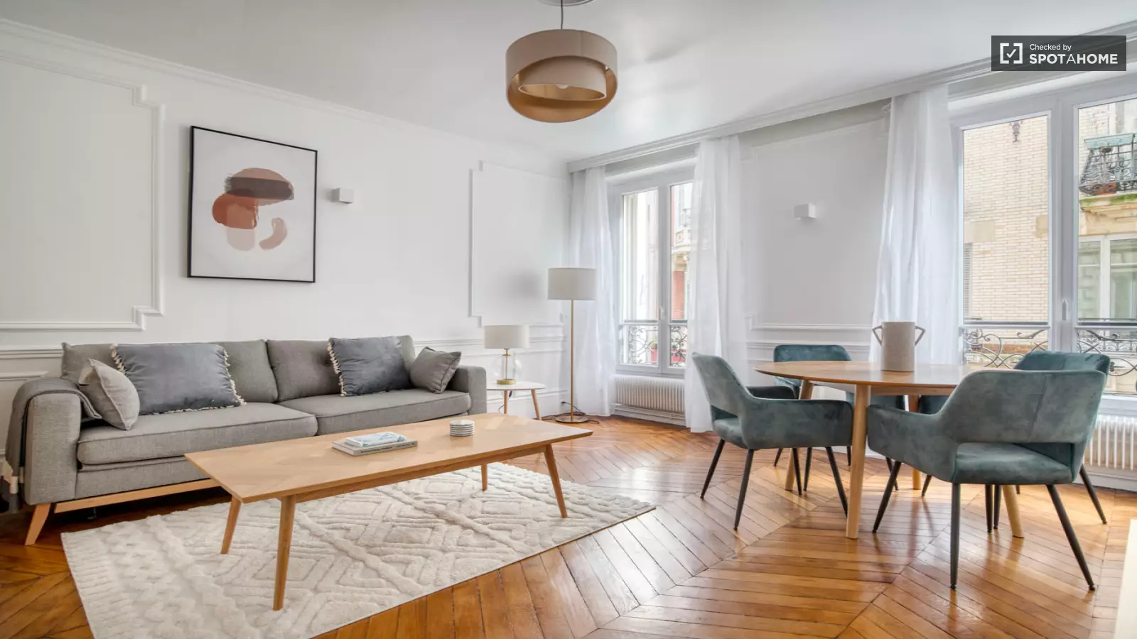 Flat Rue de l'Annonciation in Paris