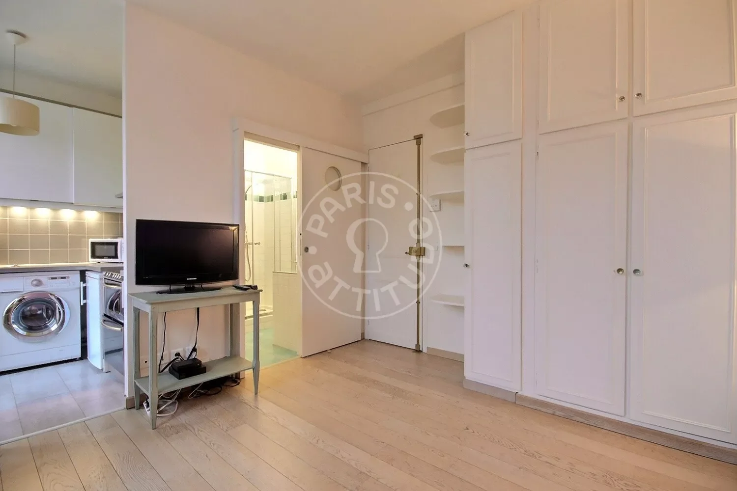 Flat Rue du Dobropol in Paris