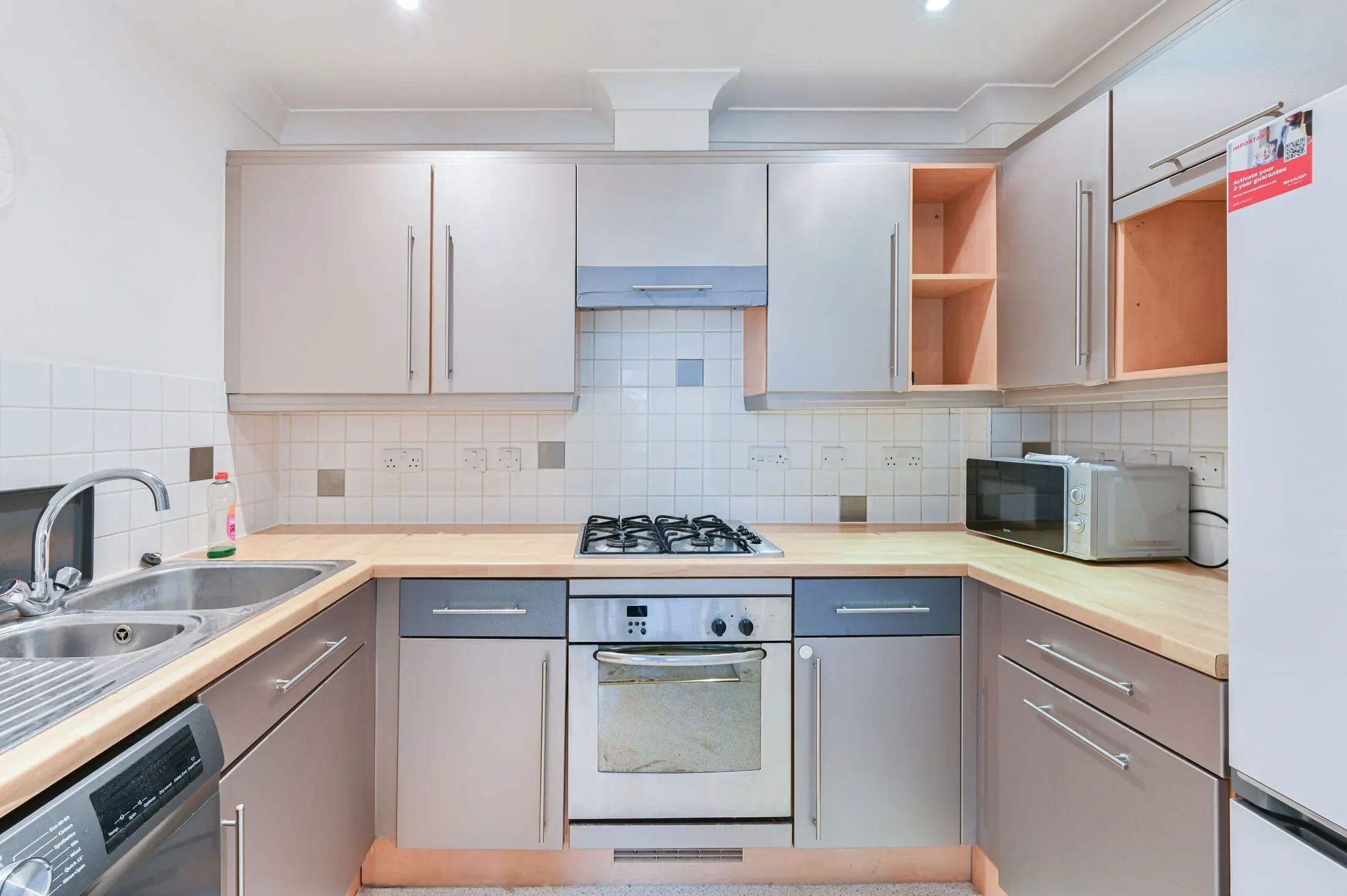 Flat Mitcham Road in Greater London