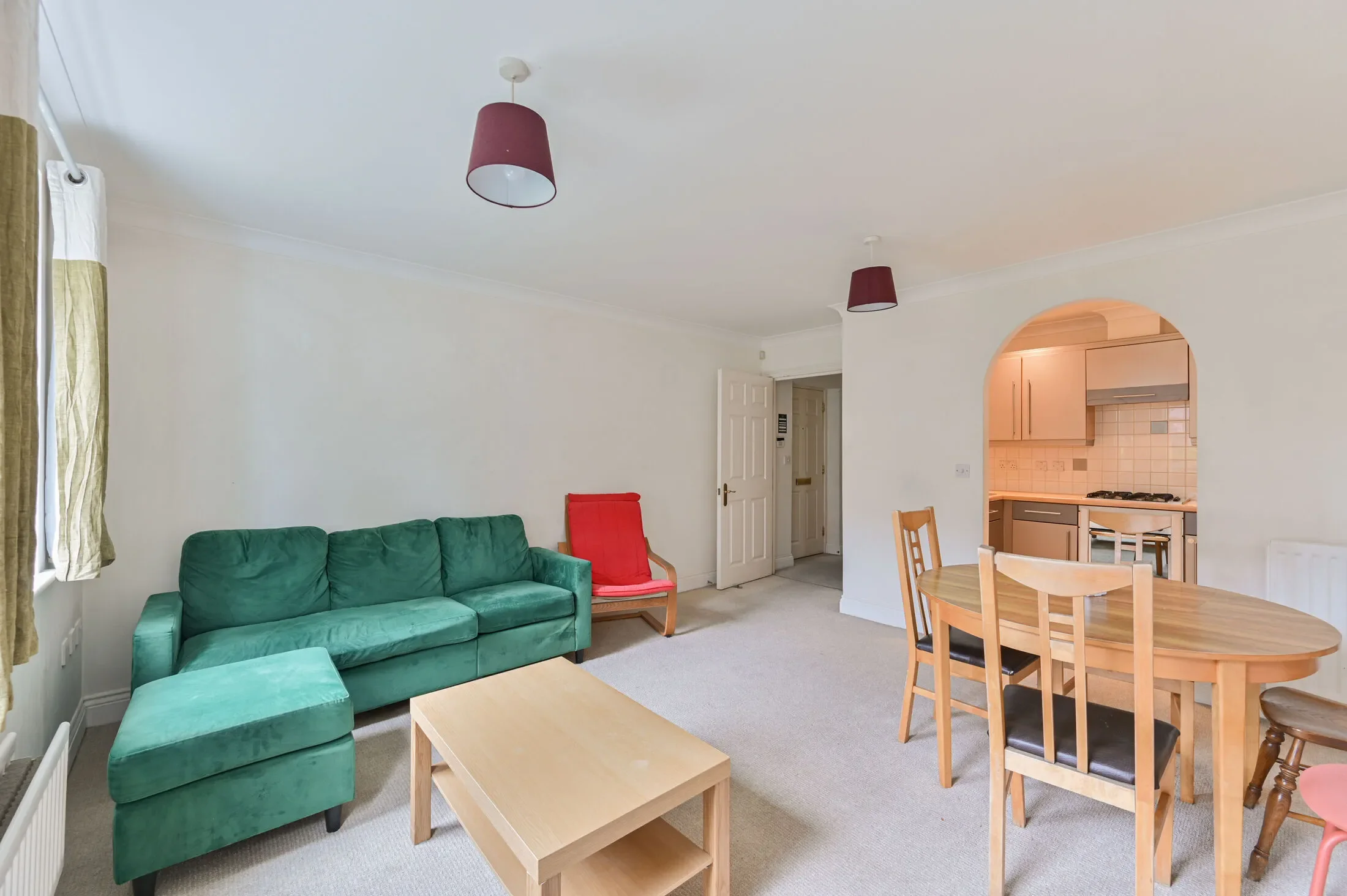 Flat Mitcham Road in Greater London
