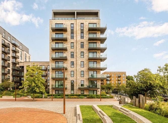 Flat Accolade Avenue in Greater London
