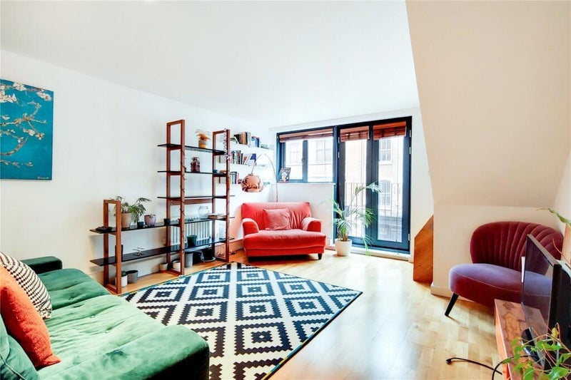 Room Curtain Road in Greater London