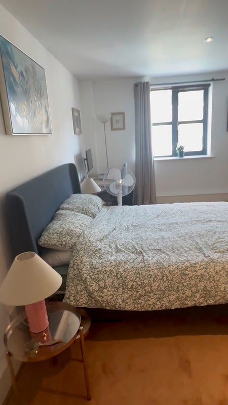 Room Curtain Road in Greater London