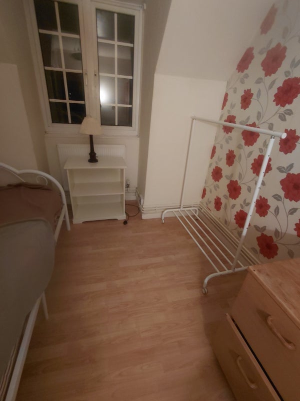 Room Atkins Road in Greater London