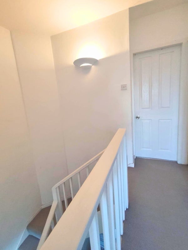 Room Churchill Gardens Road in City of Westminster