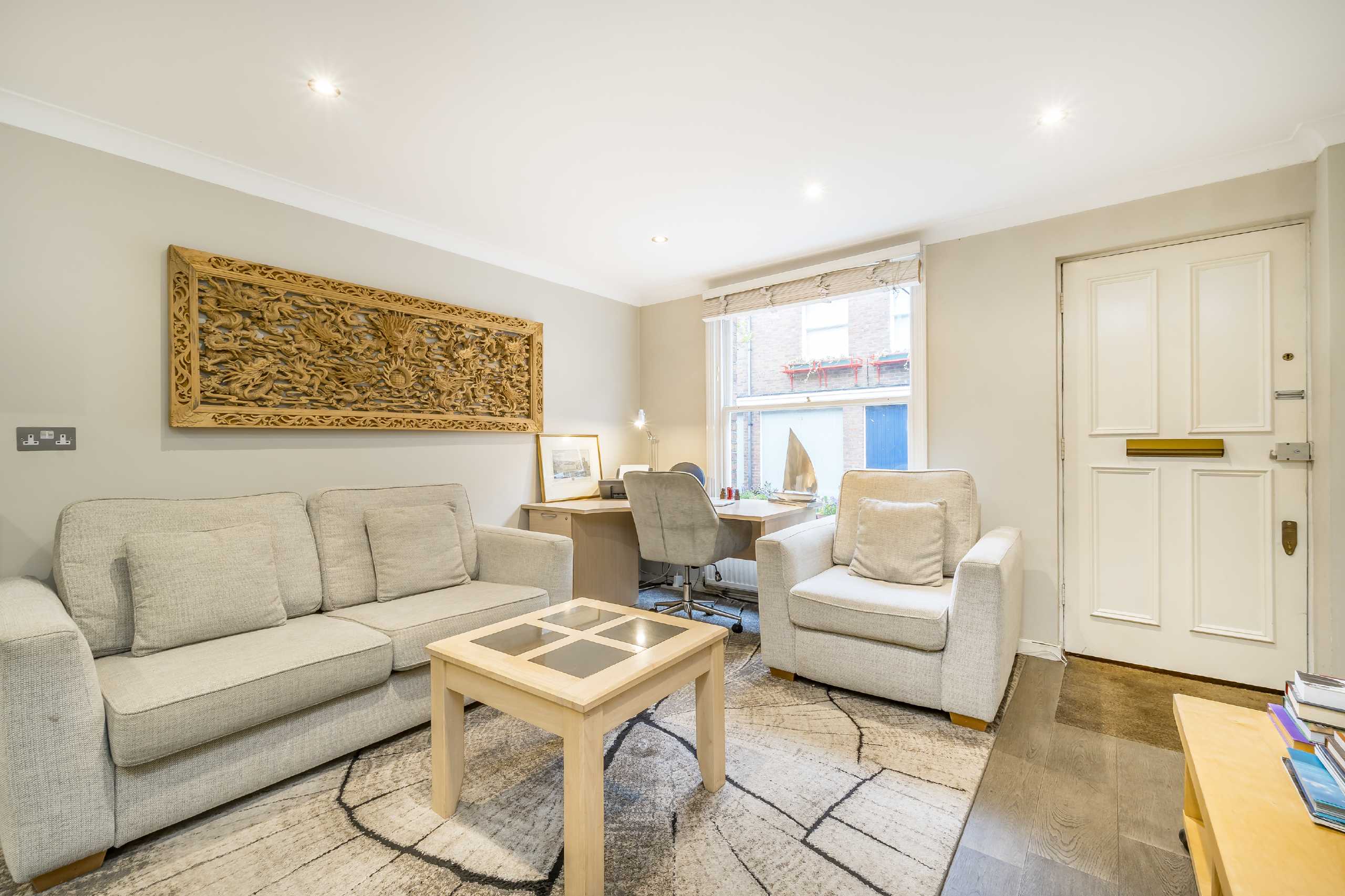 House Shrewsbury Mews in City of Westminster