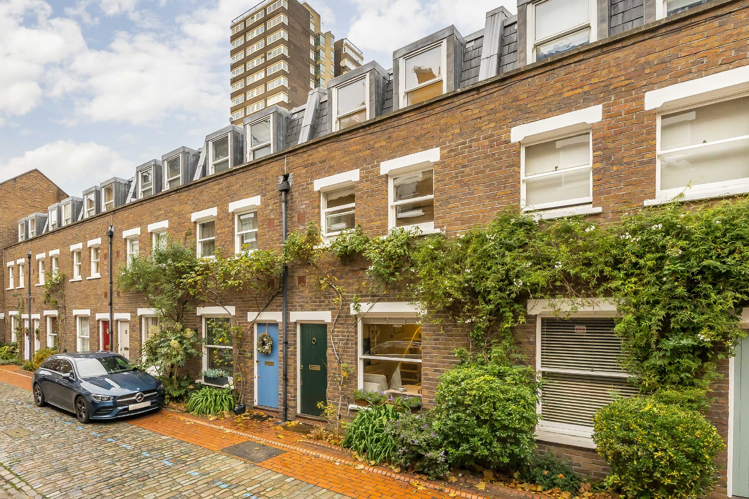 House Shrewsbury Mews in City of Westminster