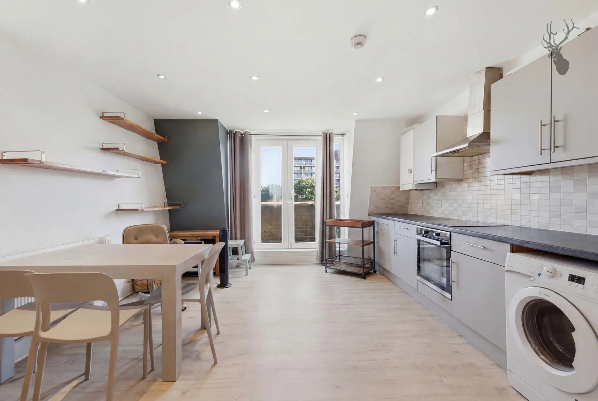 Flat Court Yard in Greater London