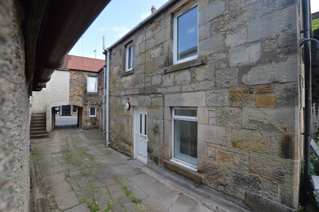 House High Street in Leslie