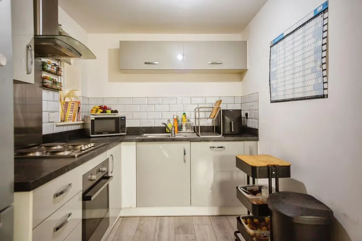 Flat Slade Green Road in Greater London