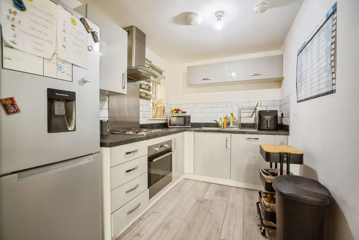Flat Slade Green Road in Greater London