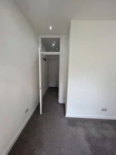 Flat Thurlestone Road in Greater London